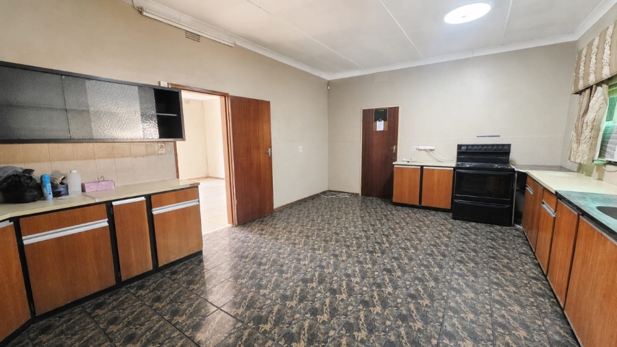 To Let 2 Bedroom Property for Rent in Adamayview North West
